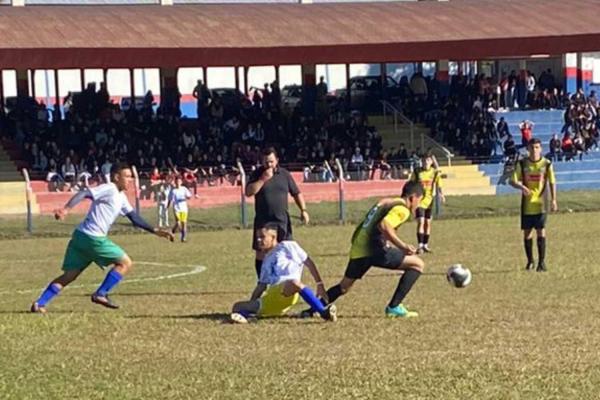 [69º Jogos Escolares do Paraná - Bom de Bola: Emoção e grandes jogadas marcam a fase municipal em Piên]