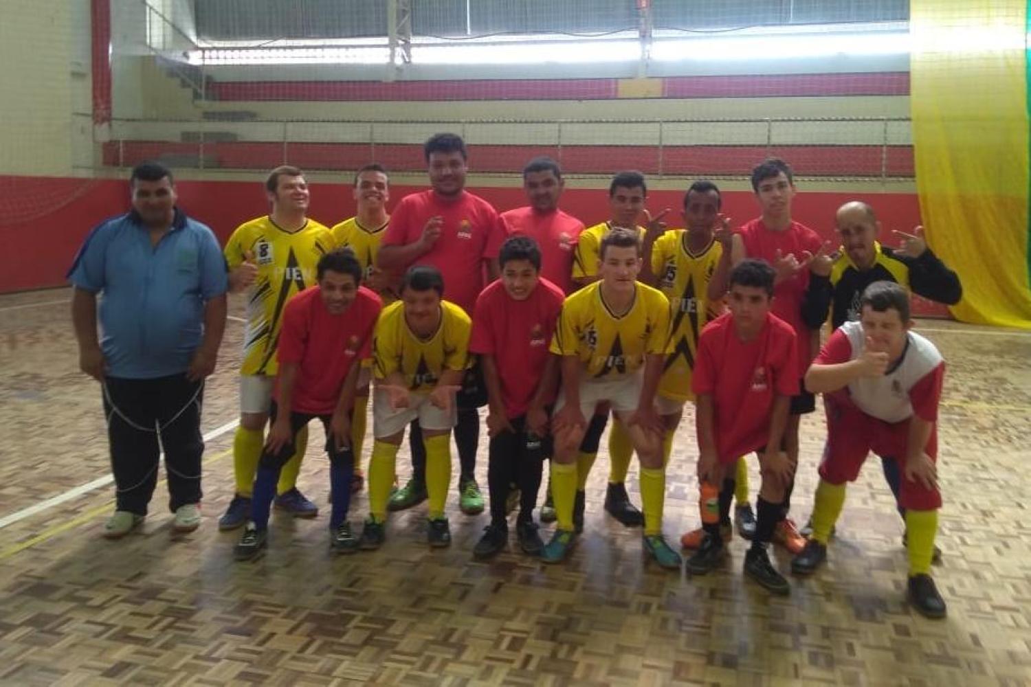 APAES de Piên e Agudos do Sul promoveram amistoso entre alunos nesta terça-feira em Piên