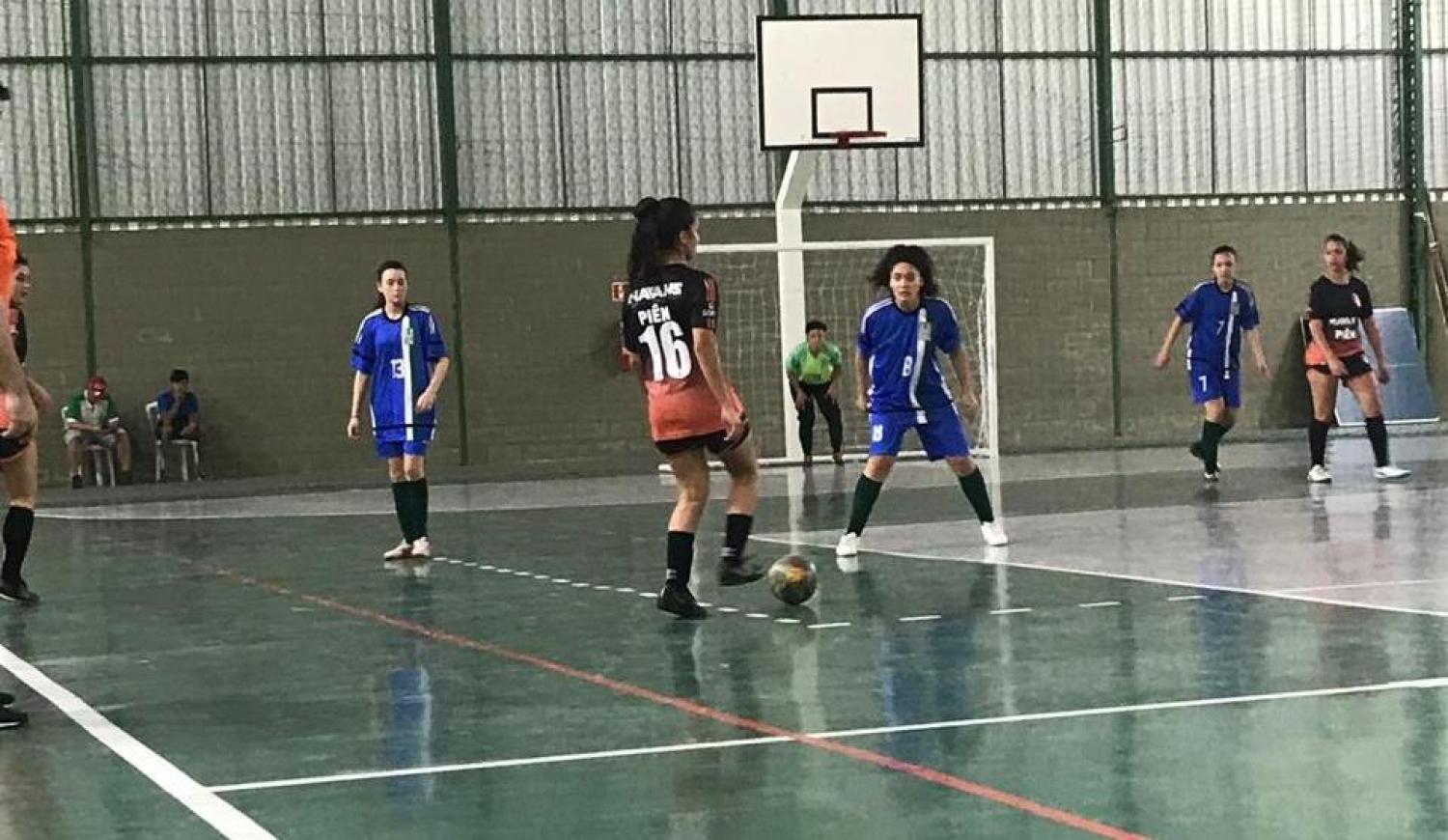 Futsal de Piên vence e confirma primeira colocação 