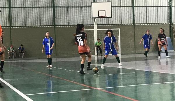 [Futsal de Piên vence e confirma primeira colocação ]