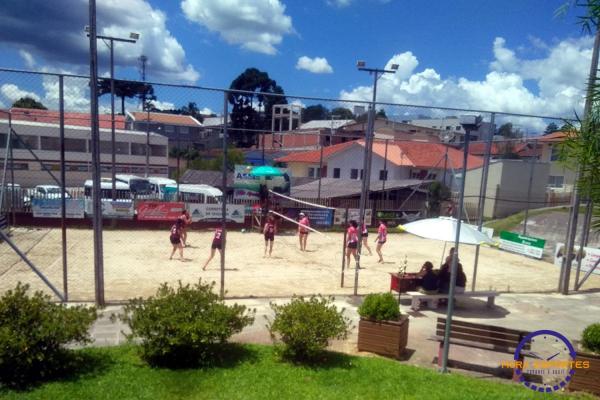 Confira as fotos do vôlei de areia de quartetos femininos