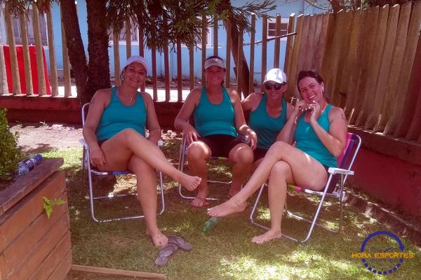 Confira as fotos do vôlei de areia de quartetos femininos