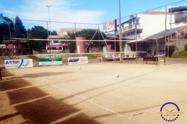 Confira as fotos do vôlei de areia de quartetos femininos