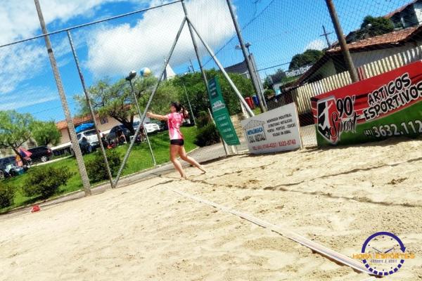 Confira as fotos do vôlei de areia de quartetos femininos