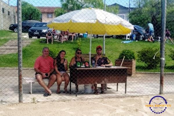 Confira as fotos do vôlei de areia de quartetos femininos