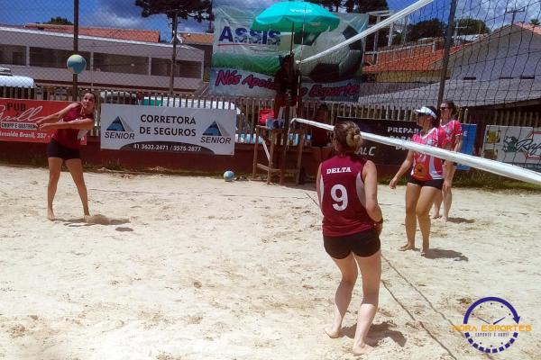 Confira as fotos do vôlei de areia de quartetos femininos