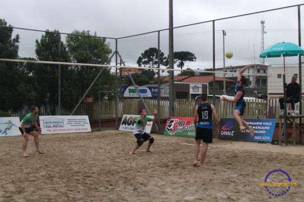 Confira as fotos do vôlei de areia de duplas masculinas
