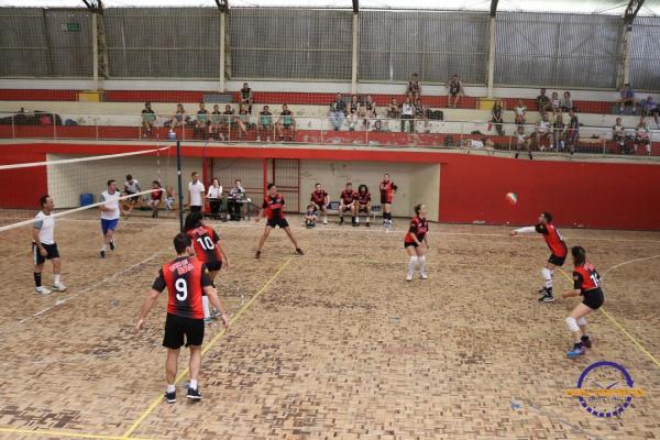 Confira as fotos do Voleibol Misto