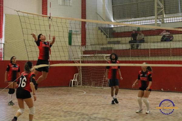 Confira as fotos do Voleibol Misto