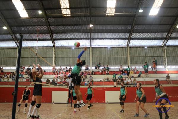 Confira as fotos do Voleibol Misto