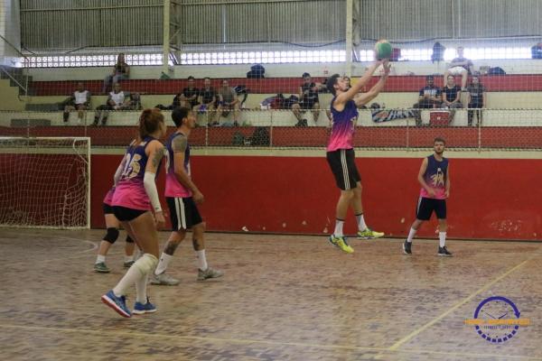 Confira as fotos do Voleibol Misto
