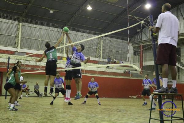 Confira as fotos do Voleibol Misto