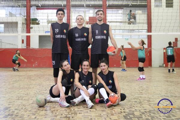 Confira as fotos do Voleibol Misto