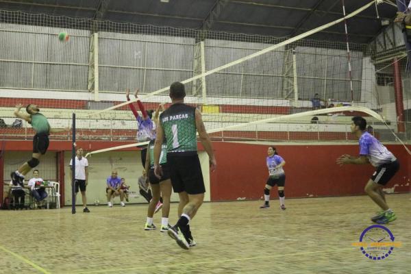 Confira as fotos do Voleibol Misto