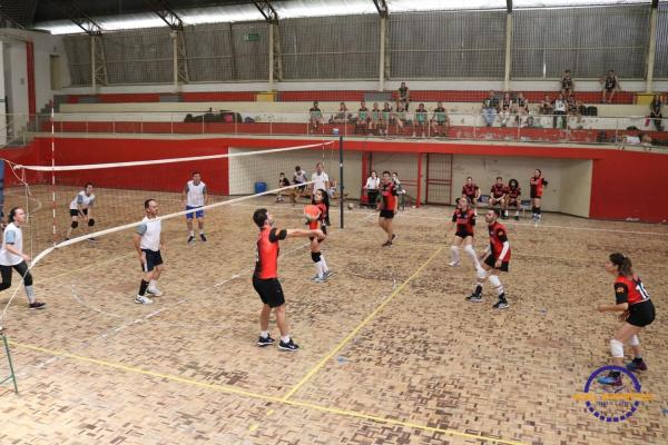 Confira as fotos do Voleibol Misto
