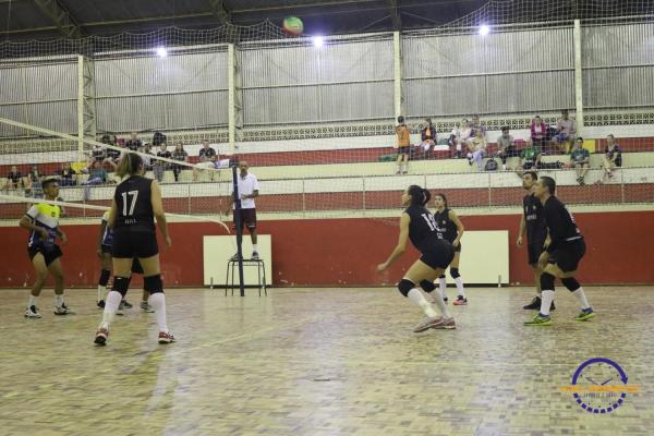 Confira as fotos do Voleibol Misto
