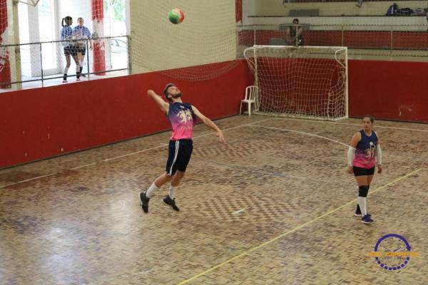 Confira as fotos do Voleibol Misto