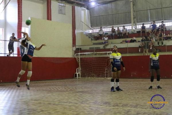 Confira as fotos do Voleibol Misto