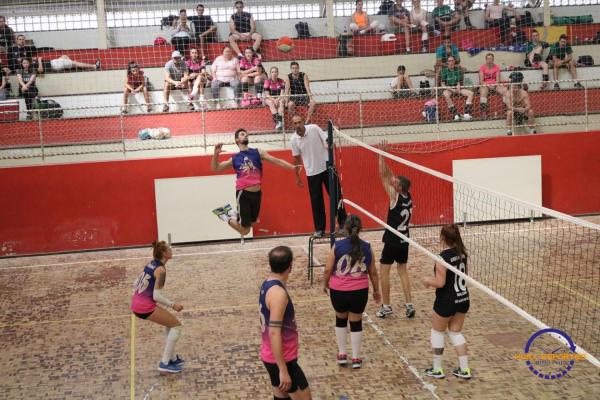 Confira as fotos do Voleibol Misto