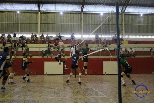 Confira as fotos do Voleibol Misto