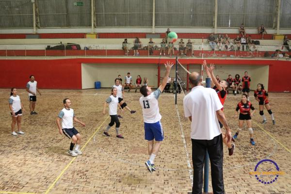 Confira as fotos do Voleibol Misto