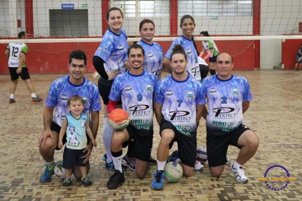 Confira as fotos do Voleibol Misto