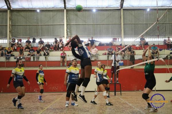 Confira as fotos do Voleibol Misto