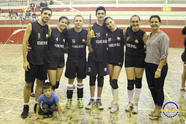 Confira as fotos do Voleibol Misto