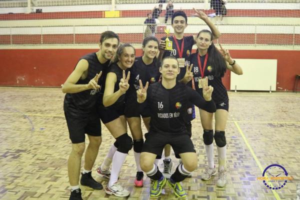 Confira as fotos do Voleibol Misto