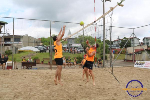 Confira as imagens do vôlei de areia de duplas mistas