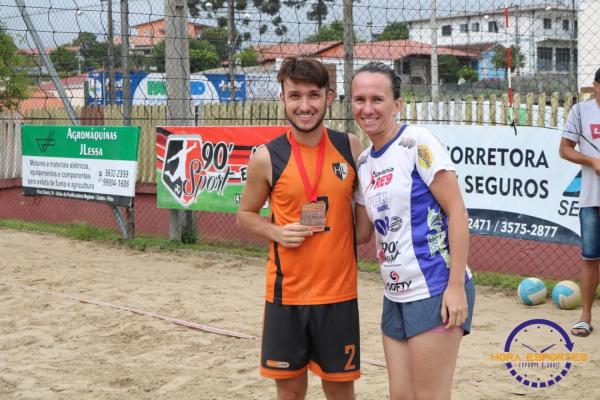 Confira as imagens do vôlei de areia de duplas mistas