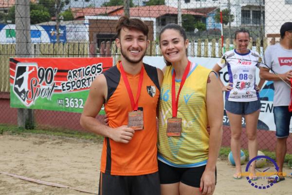 Confira as imagens do vôlei de areia de duplas mistas