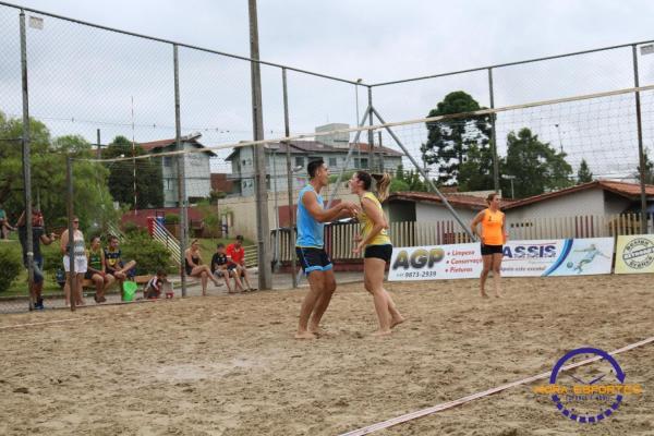 Confira as imagens do vôlei de areia de duplas mistas