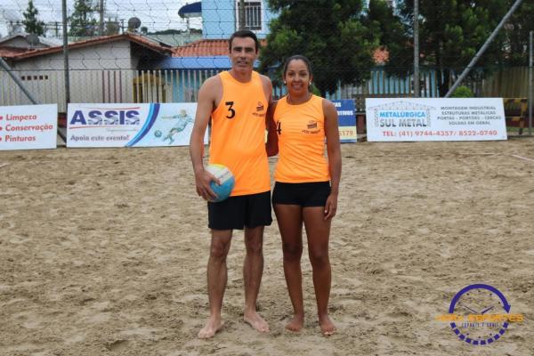 Confira as imagens do vôlei de areia de duplas mistas
