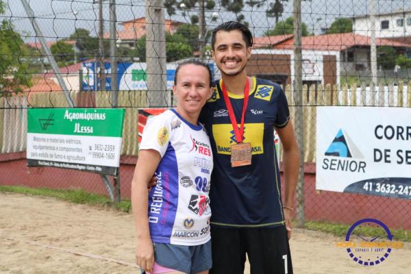 Confira as imagens do vôlei de areia de duplas mistas