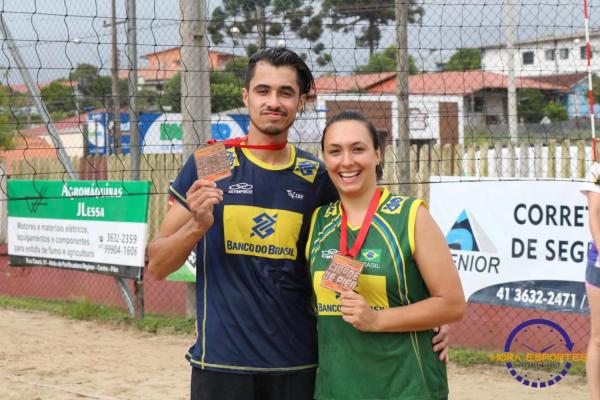 Confira as imagens do vôlei de areia de duplas mistas
