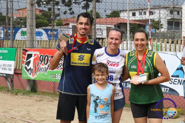 Confira as imagens do vôlei de areia de duplas mistas