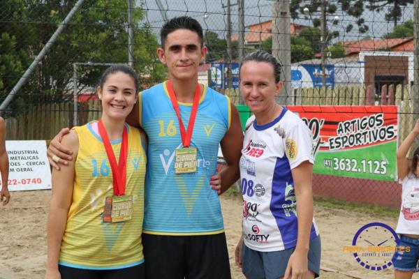 Confira as imagens do vôlei de areia de duplas mistas