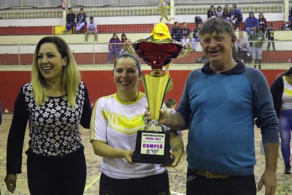 [Feminino: Bat Bola é campeão municipal do futsal pienense - Série A]