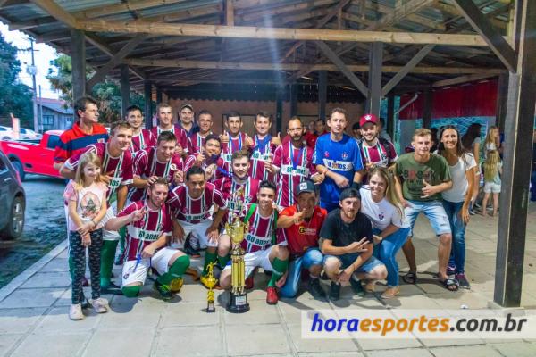 [Fluminense é campeão da série A do Society Pienense]