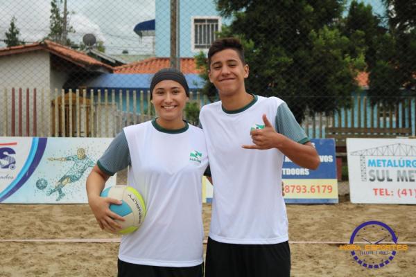 Confira as imagens do vôlei de areia de duplas mistas