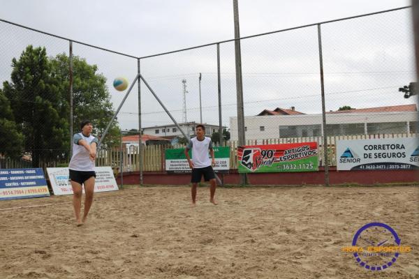 Confira as imagens do vôlei de areia de duplas mistas