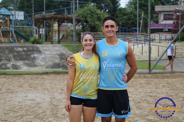 Confira as imagens do vôlei de areia de duplas mistas