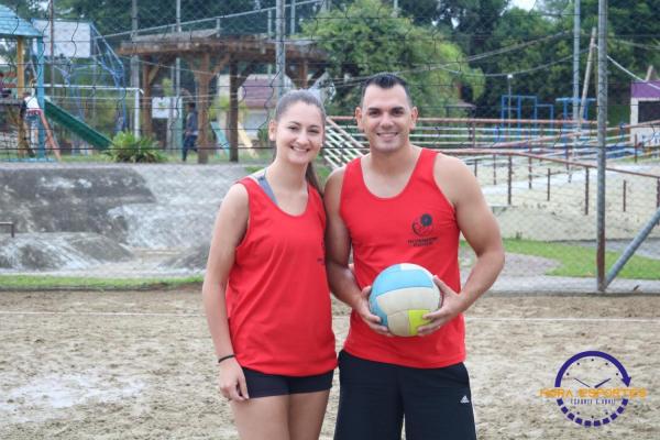 Confira as imagens do vôlei de areia de duplas mistas