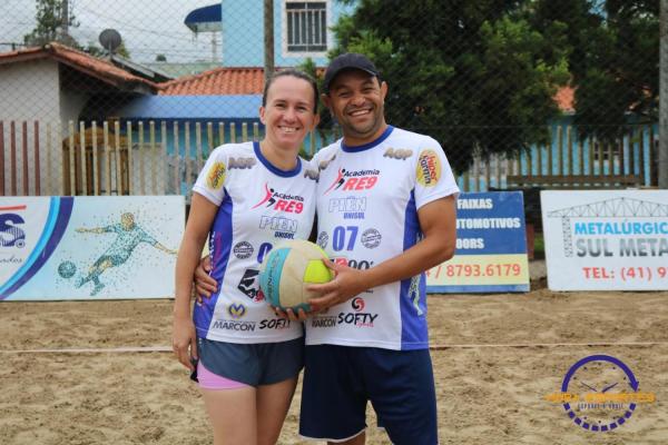 Confira as imagens do vôlei de areia de duplas mistas