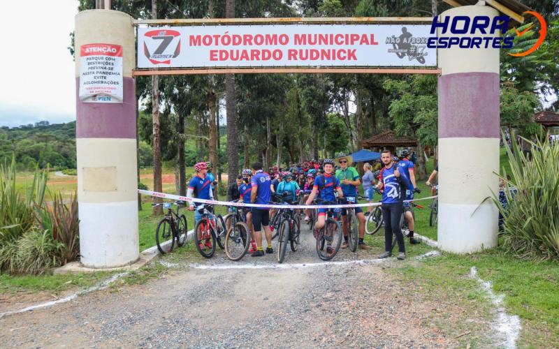 [Largada - 1º Pedal do Santuário N. S. das Graças / Bikers Piên]