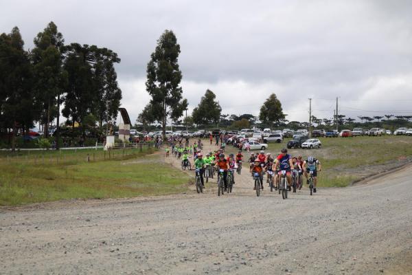 Largada - 1º Pedal do Santuário N. S. das Graças / Bikers Piên