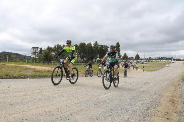 Largada - 1º Pedal do Santuário N. S. das Graças / Bikers Piên