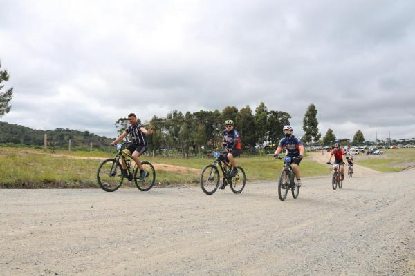Largada - 1º Pedal do Santuário N. S. das Graças / Bikers Piên