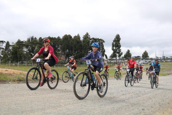 Largada - 1º Pedal do Santuário N. S. das Graças / Bikers Piên